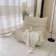モノクロの部屋にぴったり。おしゃれグレーのウィルトン織ラグ（HALFHALF）