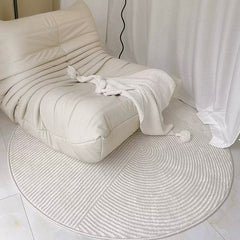 モノクロの部屋にぴったり。おしゃれグレーのウィルトン織ラグ（HALFHALF）